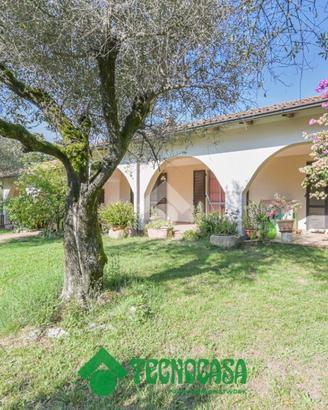 VILLA SINGOLA A CASTELNUOVO MAGRA