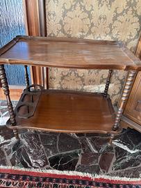 Carrello in legno con porta bottiglie