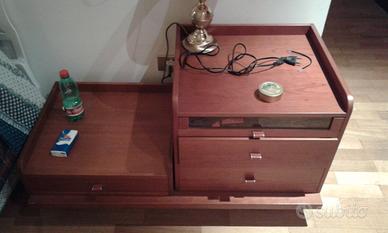 Due Comodini in legno ciliegio + cassetto