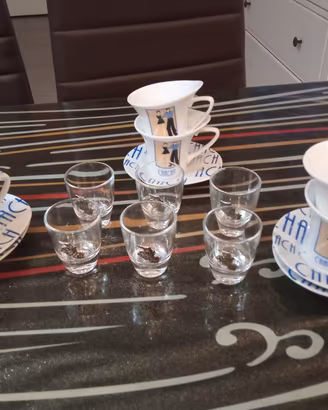 set tazzine caffè e bicchierini da amaro 