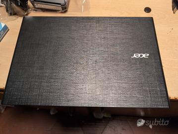 Acer Aspire E15 i5  8gb 450gb HD  unità dwd