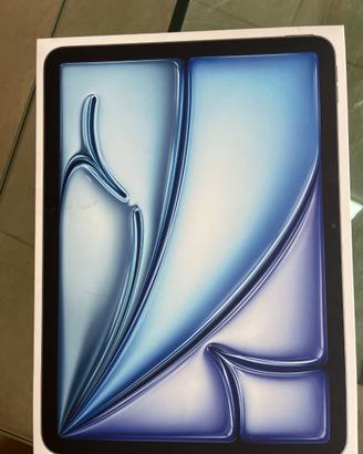 I Pad Air M3 Blu con adattatore per la carica Usb