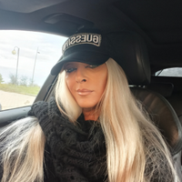 Barista banconista addetta alla cassa pulizie stru