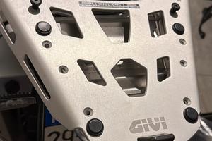 Piastra GIVi SRA692 per BMW R 1200 GS (04 > 12)