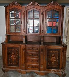 Mobile dispensa antico.