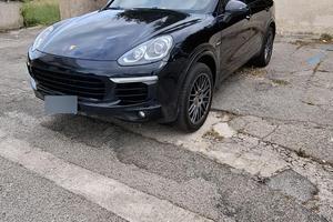 Porsche  cayenne diesel platinum edition