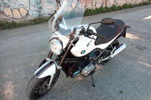 Si  vende BMW R 1200 R dark-white