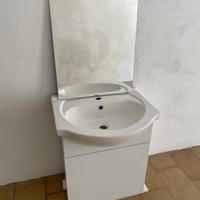 Mobiletto bagno con specchio