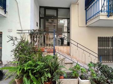 3 LOCALI A POZZUOLI