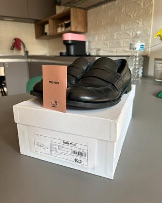 Miu Miu Mocassini Neri in pelle di vitello N 38