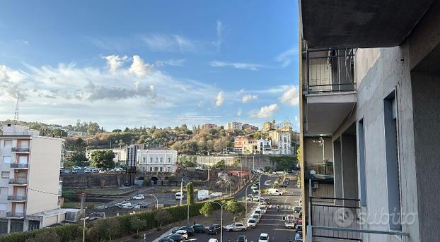 Vulcania 5 vani panoramico balcone terrazzato