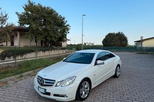 Mercedes E 220 CDI Coupé BlueEFFICIENCY