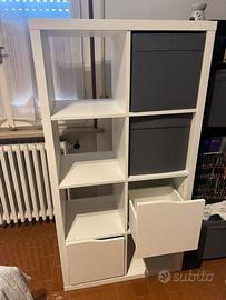 Scaffale IKEA modello KALLAX
