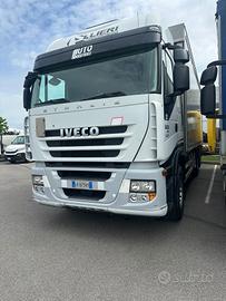Iveco Stralis 500 motrice con sponda