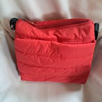 Borsa rossa imbottita e trapuntata 