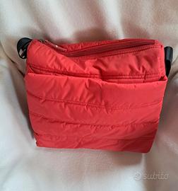 Borsa rossa imbottita e trapuntata 
