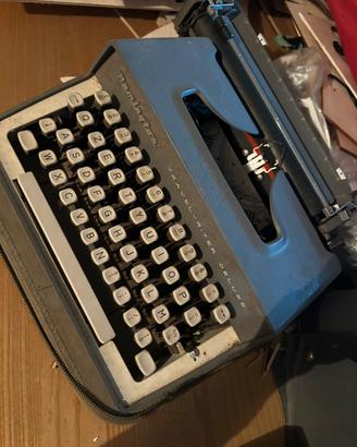 Macchina da scrivere antica