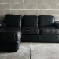 Divano in pelle con chaise-longue