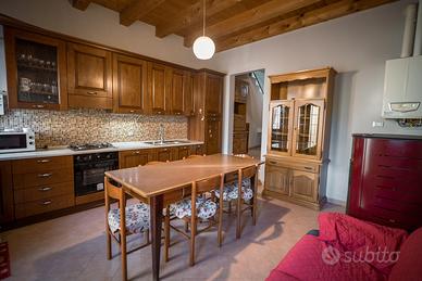 Casa indipendente, garage + 2 posti auto