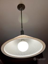 Lampada a sospensione moderna
