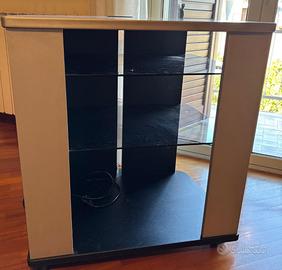 Mobiletto porta tv con ruote e ripiani in vetro