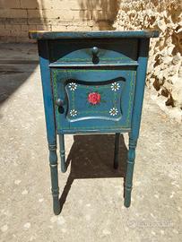 comodino bavarese 