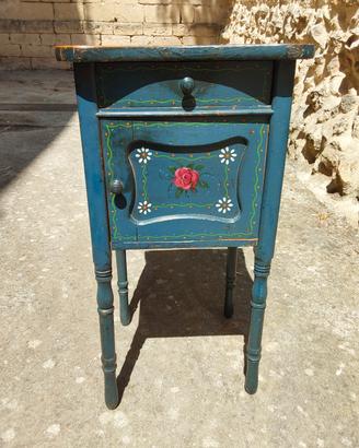 comodino bavarese 