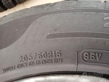 Pneumatici 205/60r16
