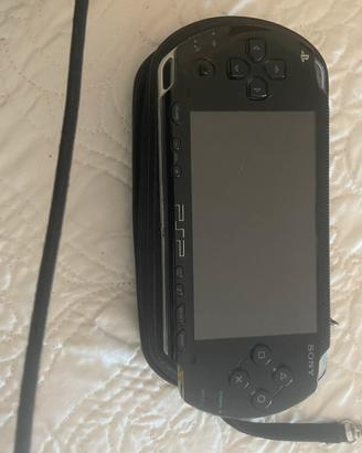 Sony PSP 1004 FAT Nera Perfettamente Funzionante