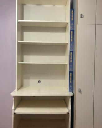 scrivania porta pc con libreria integrata