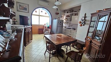 Credenza e mobili classici in legno massello – sti