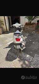 Piaggio Vespa 50 LX
