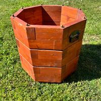 Fioriera ottagonale in larice