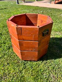 Fioriera ottagonale in larice