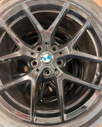 Cerchi BMW 554M Performance con gomme estive