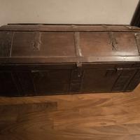 Baule antico in legno