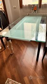 Tavolo calligaris cristallo e 4 sedie ecopelle