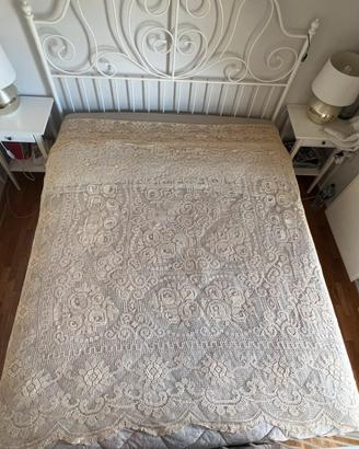 Copriletto matrimoniale antico in filet