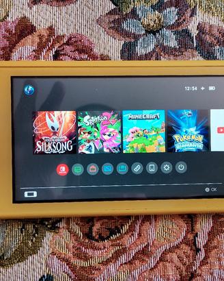 Nintendo switch lite gialla