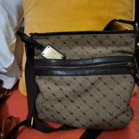 Borsa. Hilfiger