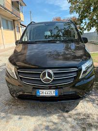 Autocarro Mercedes Vito