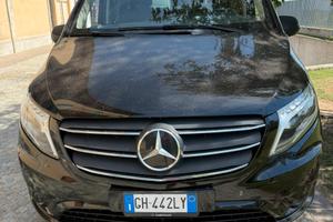 Autocarro Mercedes Vito