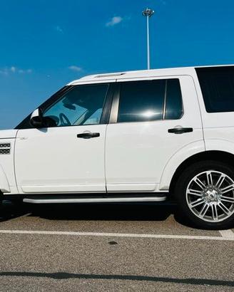 LAND ROVER DISCOVERY 4 3.0 TDV6 8Marce 4X4