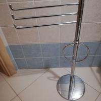 Portasciugamani a Piantana Cromato da Bagno