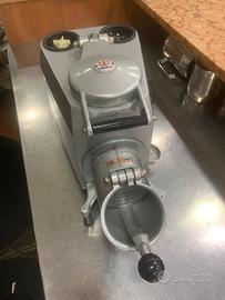 Trita ghiaccio e spremi agrumi