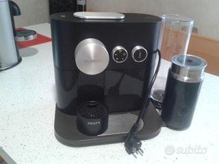 Macchina del caffe Krups Nespresso Expert &  Milk
