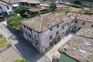 RUSTICO A CAPRINO VERONESE
