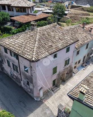 RUSTICO A CAPRINO VERONESE