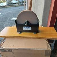 Affilacoltelli a mano affilatrice