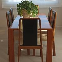 Tavolo in noce, marrone, 165x85, con 6 sedie
